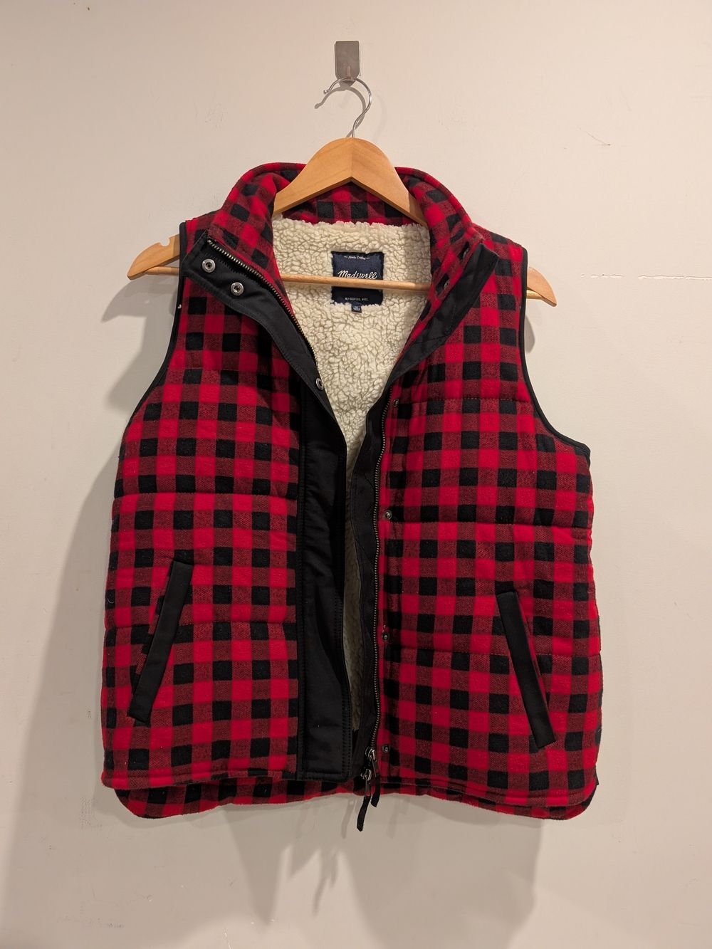 Madewell Red Black Buffalo Plaid Vest M Cabin Cozy Warm Layer Classic Gorpcore